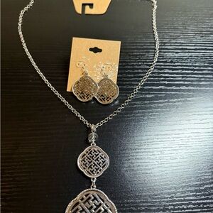 Elegant Silver Necklace and Earring Set